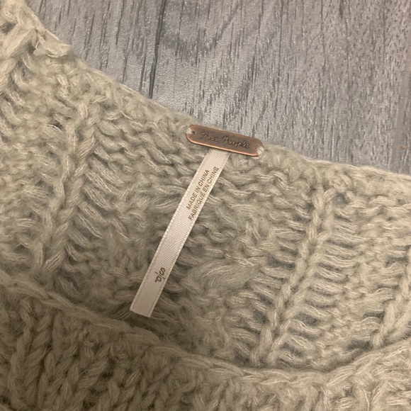 Free People sweater size S - Picture 2 of 4